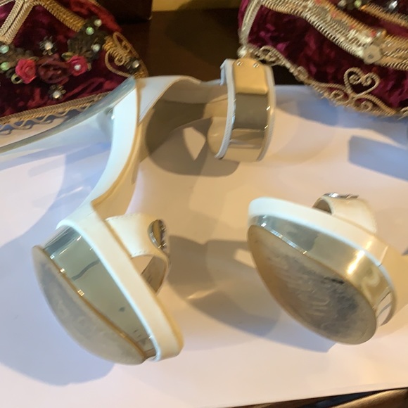 Sexy heel white / light gray platform shoe size 6 - Picture 5 of 6